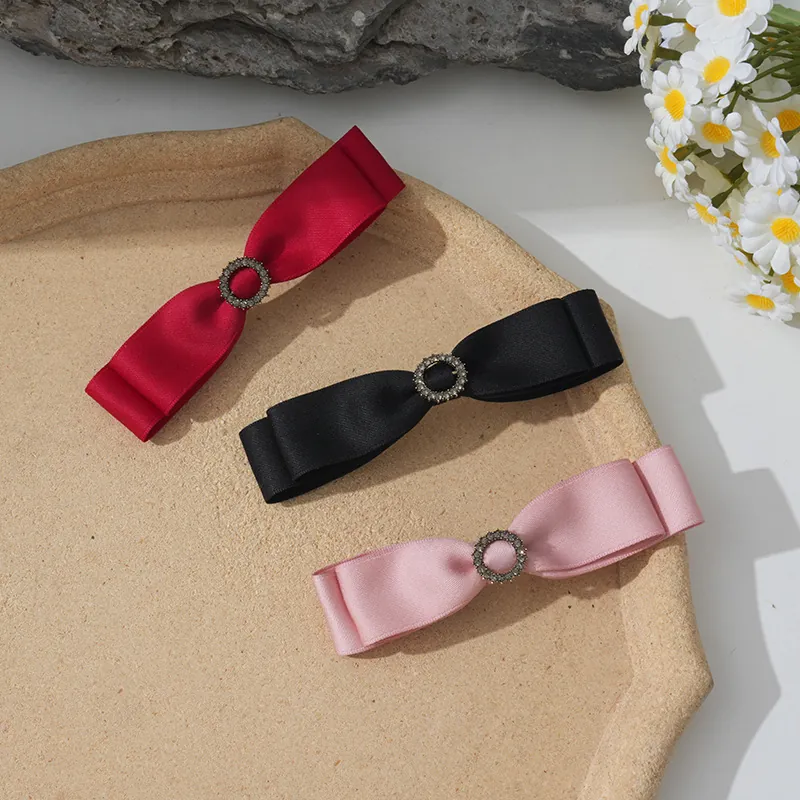 Eleganter Satin Doppel Schleife Haarspange Mit Rundem Strass Zentrum Koreanischer Stil Handgefertigt Haarschmuck Damen
