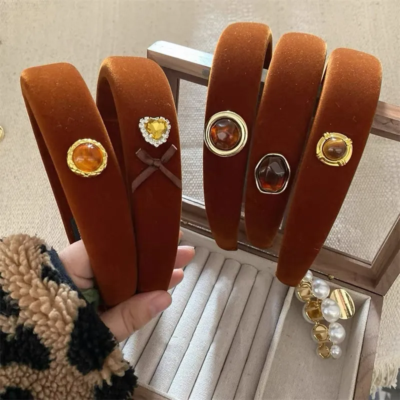 Vintage Padded Velvet Headband For Women Maillard Caramel Thick Hair Band With Rhinestone Heart Flower Elegant Hair Accessories