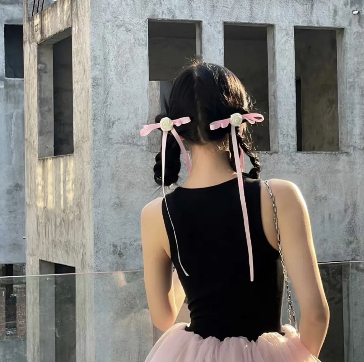 Barrettes à Nœud en Ruban Rose Balletcore Avec Rose Blanche Élégant Long Ruban de Satin Pince à Bec de Canard pour Femmes Filles Accessoires de Cheveux