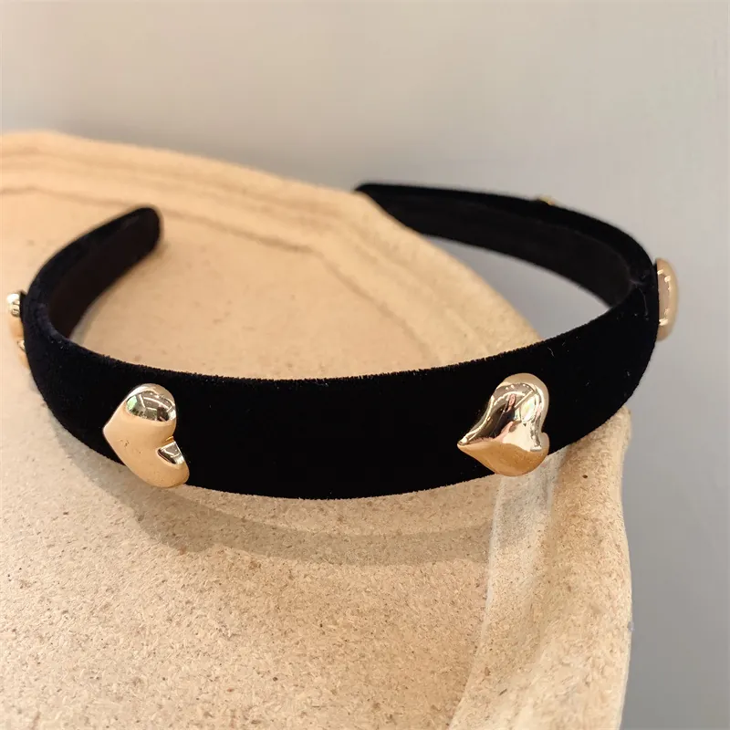 Vintage Black Velvet Headband With Gold Alloy Heart Elegant Hair Accessories For Women Daily Party Hair Band
