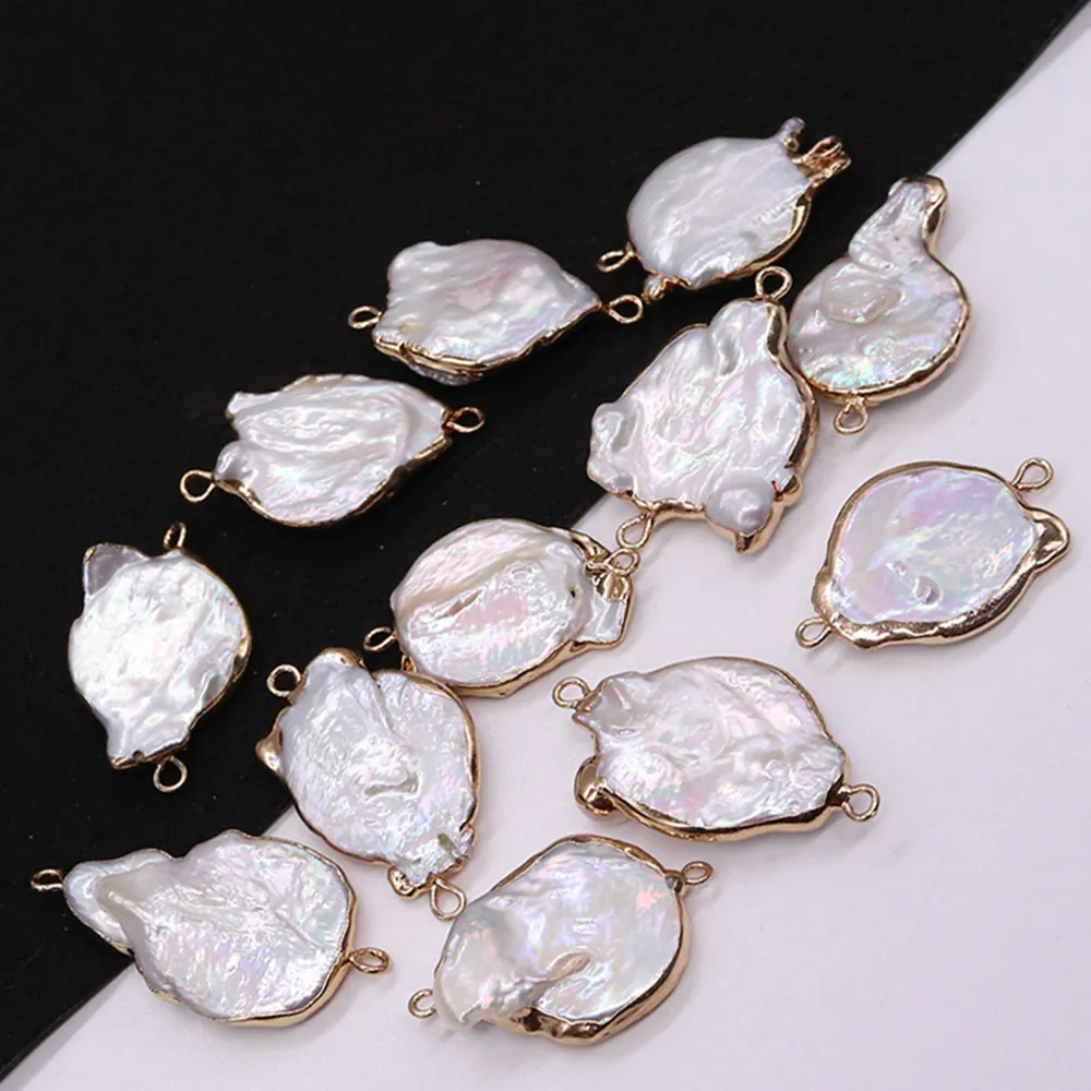 Pendentif en Perle d'Eau Douce Baroque Naturelle Forme Plate Irrégulière Avec Bordure Métallique Dorée Connecteur Double Trou pour Création de Bijoux DIY Cadeau de Mariage