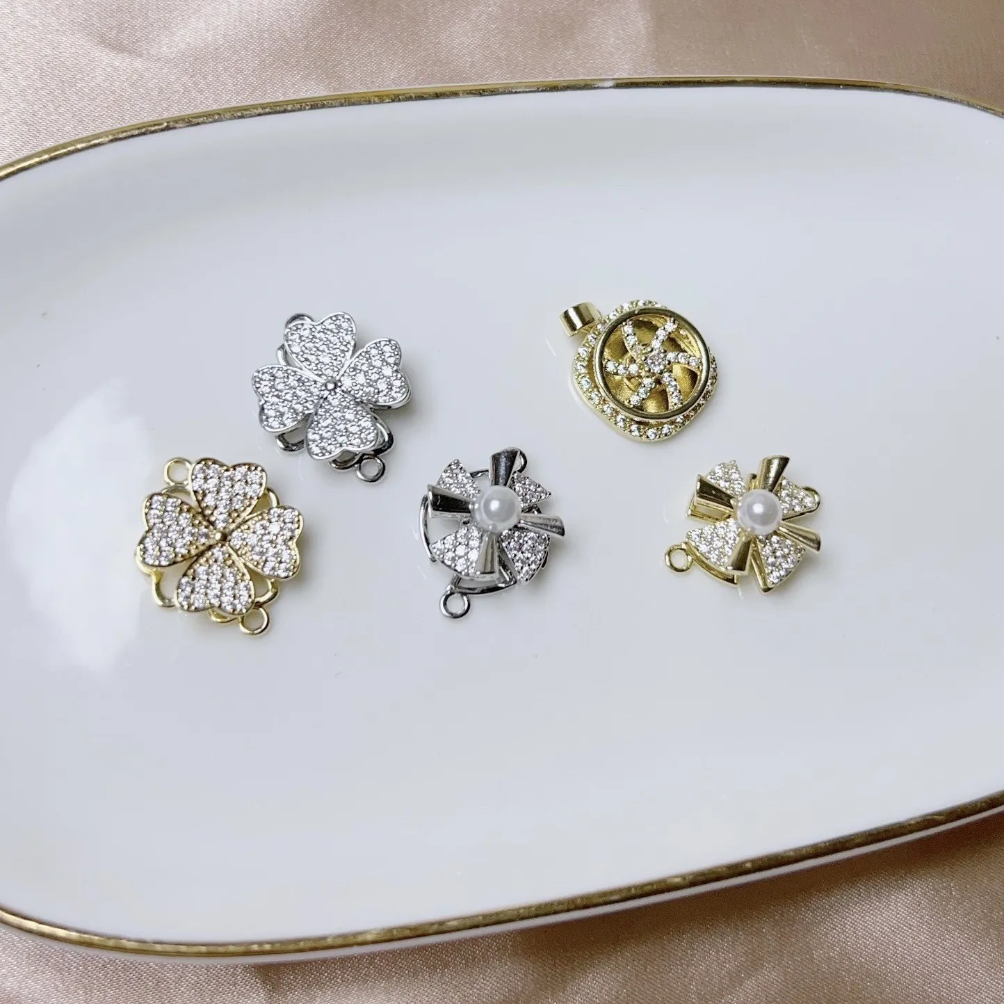 Drehbar Kupfer Zirkonia DIY Schmuck Zubehör Künstliche Perle Kleeblatt Windmühle Blume Anhänger Verbinder Für Halskette Damen