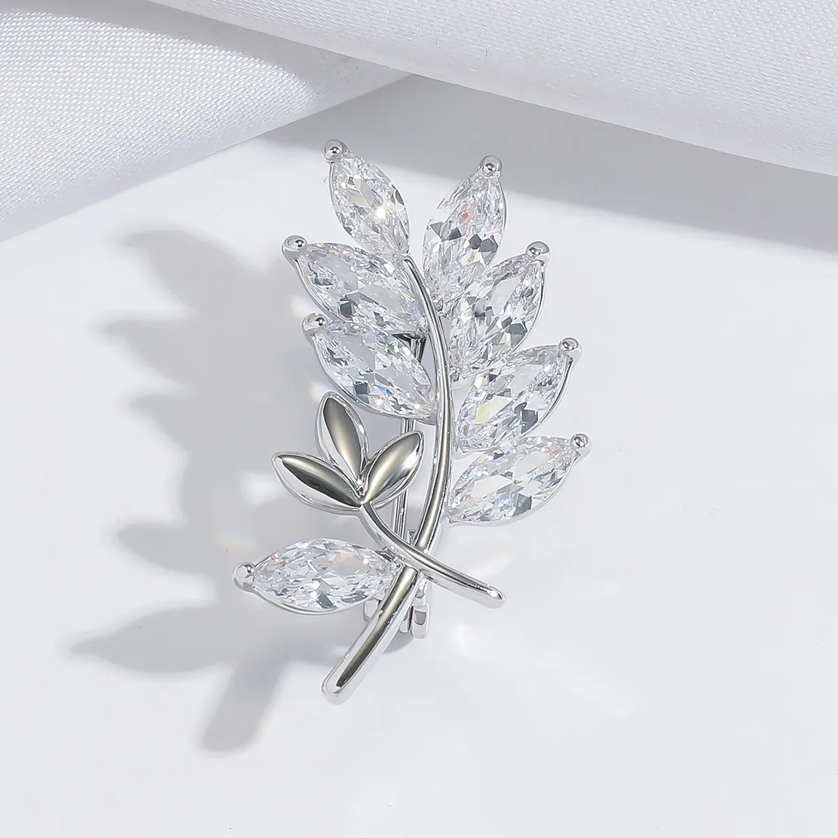 Broche Élégante en Forme d'Épi de Blé avec Zircon Plaquée Or Argent Strass Taille Marquise Épingle à Bijoux pour Femme Décoration de Robe