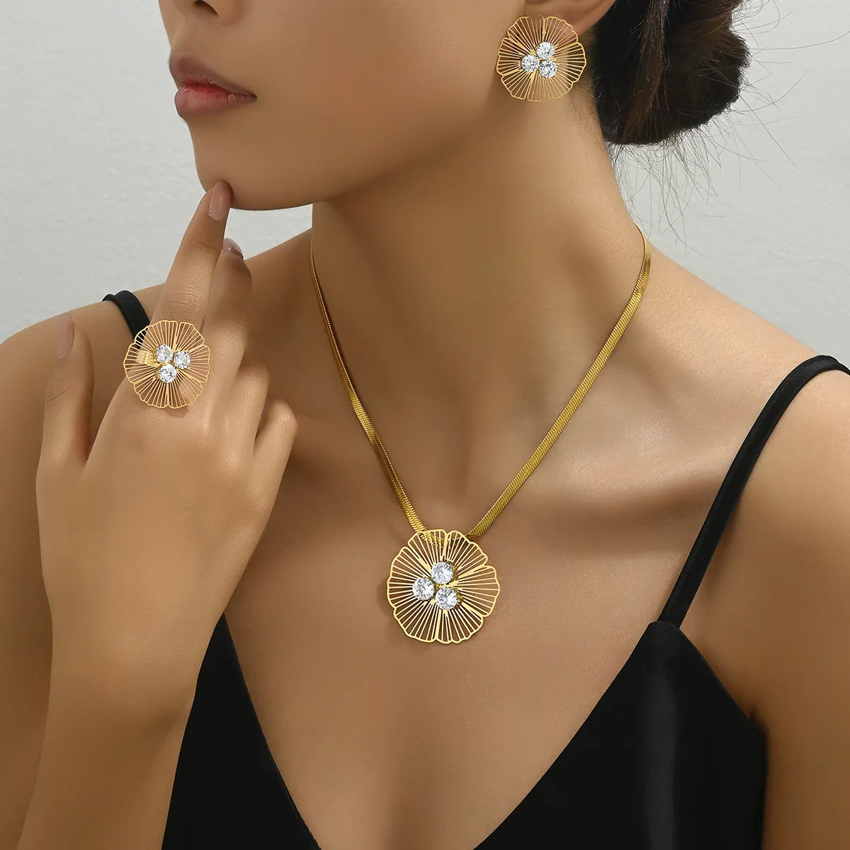 Elegant Copper Zirconia Flower Jewelry Set For Women Gold Plated Hollow Floral Necklace Earrings Ring Set Fashion Accessory
