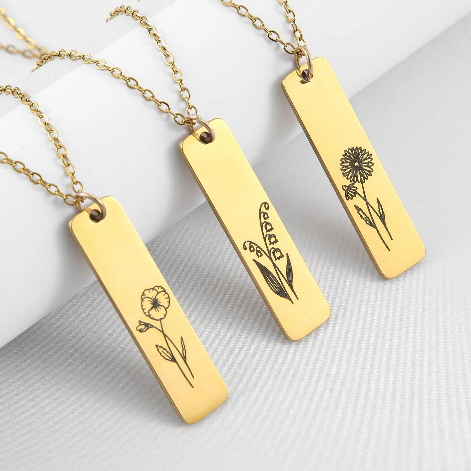 Stainless Steel Flower Engraved Rectangle Bar Pendant Necklace Gold Plated Botanical Rose Daisy Jewelry For Women Gift