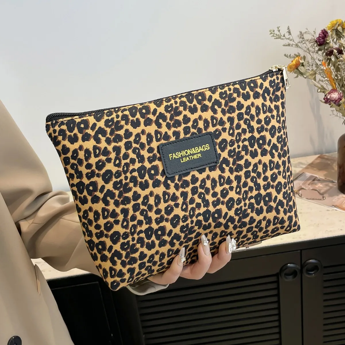 Fashion Leopard Print Cosmetic Bag Women Canvas Makeup Storage Clutch Travel Toiletry Bag Large Capacity With Metal Zipper