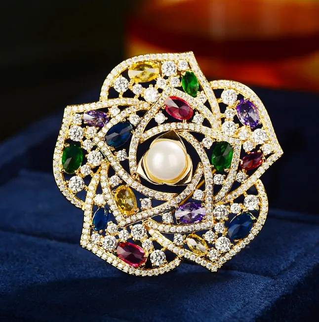Vintage Christmas Tree Brooch Green Enamel Alloy Rhinestone Artificial Pearl Brooches For Women Festive Jewelry Gift Party Accessories