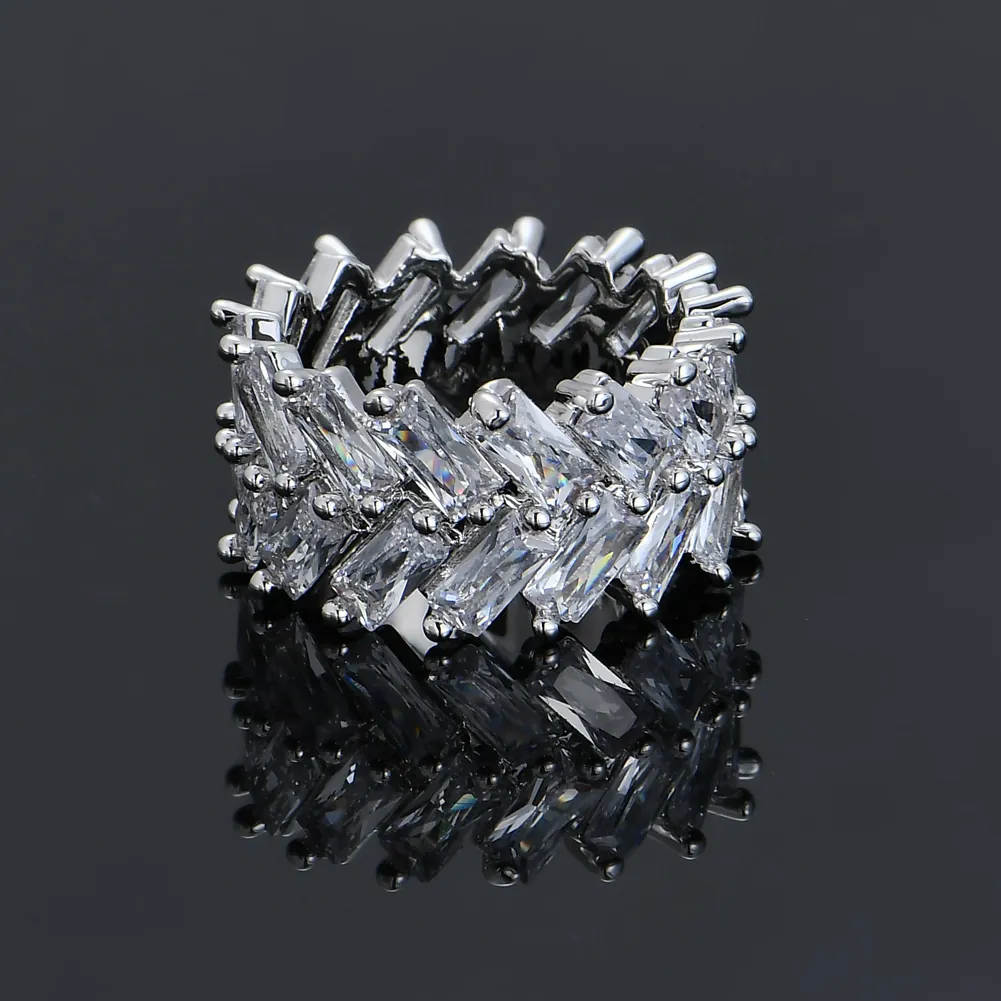 Anello Hip Hop da Uomo con Zirconia Baguette Iced Out Eternity Band in Rame Placcato Oro Argento Gioielli Geometrici