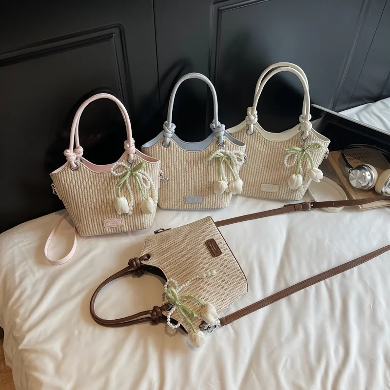 Bolso de Cubo de Paja Tejida para Mujer con Asa de Cuero PU Bolso Bandolera Colgante Perla Tulipa Color Contraste Vacaciones