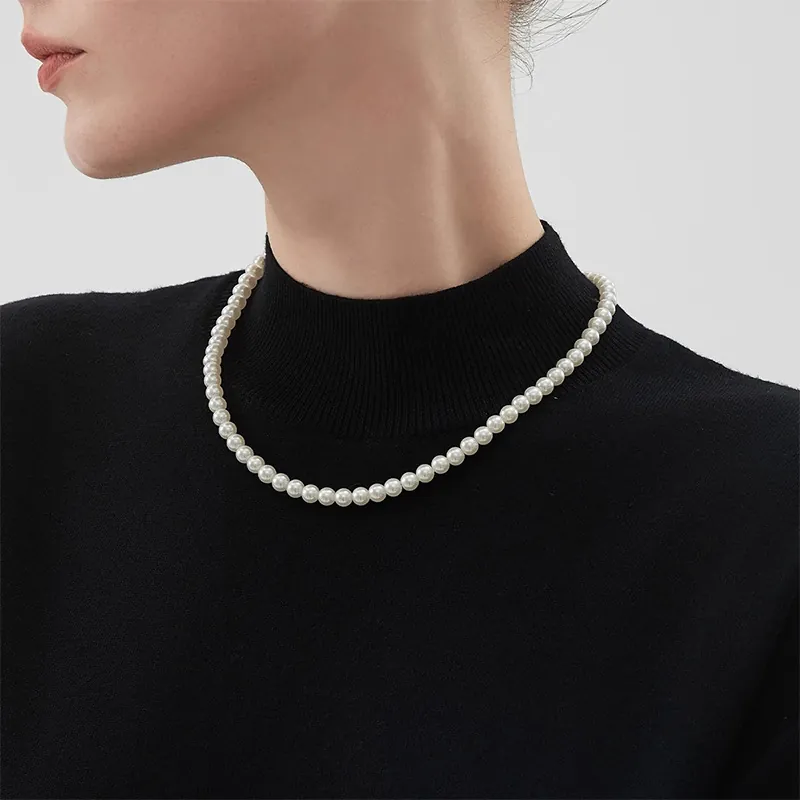 Collier Ras du Cou Élégant en Perles Rondes pour Femmes en Cuivre Écologique Plaqué Or Blanc 14K Bijoux en Perles de Coquillage Accessoire de Mariage Fête