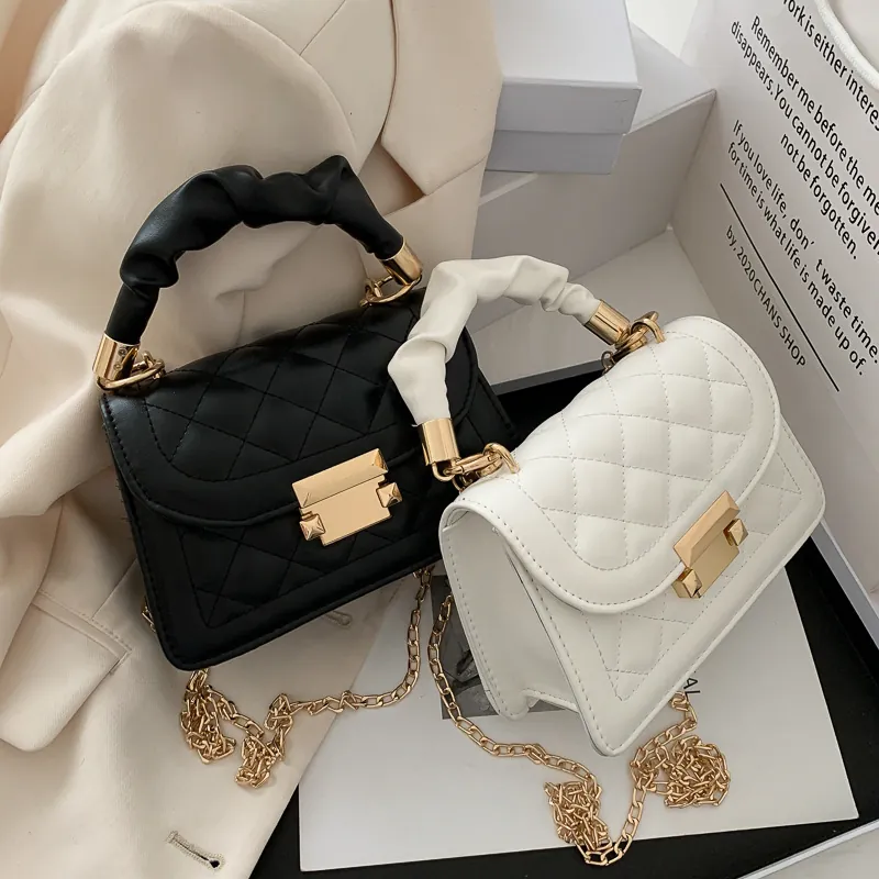 Damen Umhängetasche Gesteppt Trendige PU-Leder Handtasche mit Gerafftem Griff Goldkette Kleine Quadratische Kuriertasche Mode