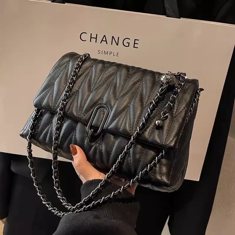 Women Quilted Chain Shoulder Bag PU Leather V-Stitch Flap Crossbody Bag With Metal Ball Decoration U-Shaped Lock Small Square Bag
