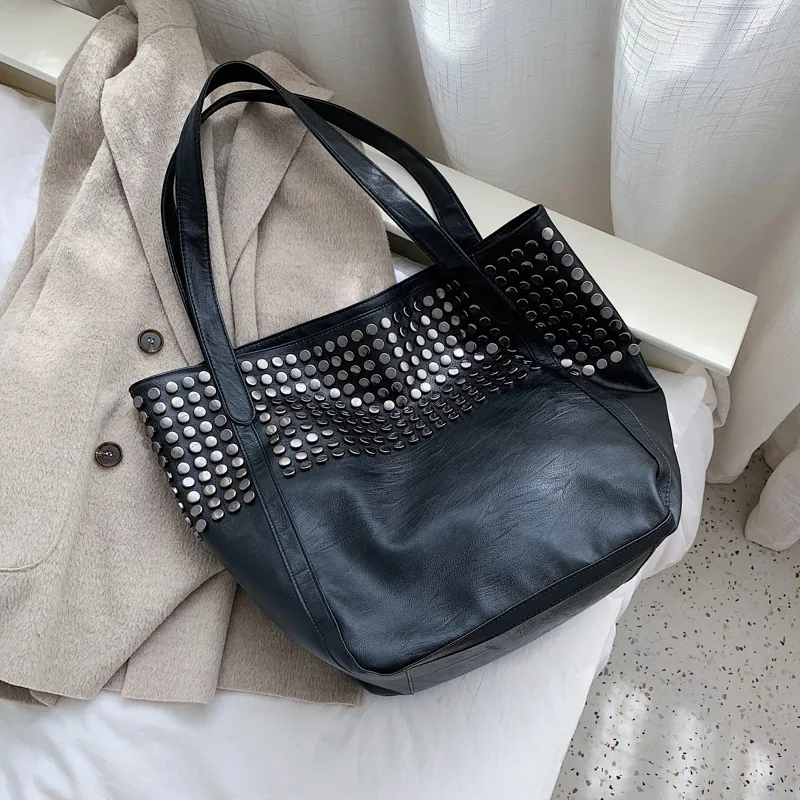 Women Fashion Large Capacity PU Leather Tote Bag With Silver Rivets Punk Style Shoulder Bag Handbag For Daily Shopping