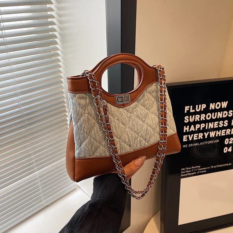 Sac Seau Matelassé en Denim et Cuir PU pour Femmes Losange Patchwork Chaîne Sac à Bandoulière Rétro Décontracté pour Été