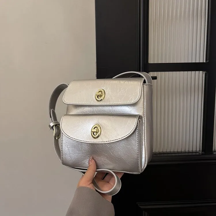 Dames Retro PU Leer Kleine Vierkante Crossbody Tas Minimalistisch Effen Kleur Dubbele Flap Gouden Draaisluiting Schoudertas Casual Handtas