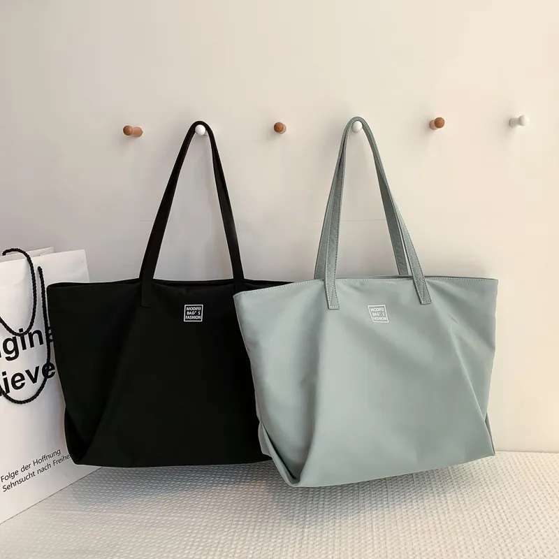 Sac Fourre-tout en Nylon pour Femme de Grande Capacité Léger Imperméable Sac à Bandoulière Casual Scolaire Sac à Main Mode
