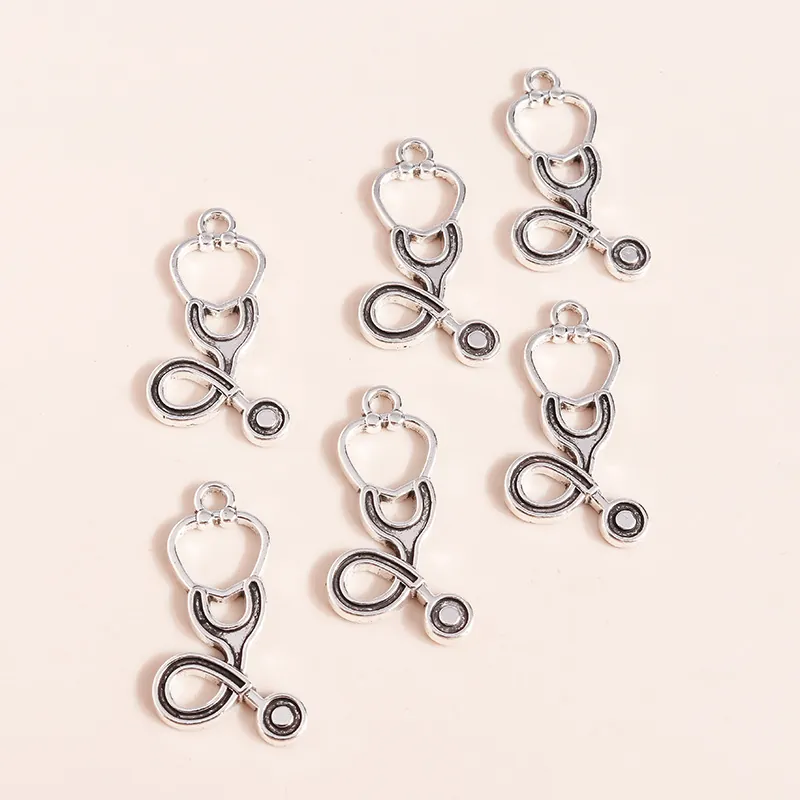 Ciondolo Stetoscopio in Lega di Argento Antico Cuore Medico Infermiere DIY Accessorio per Gioielli per Collana Portachiavi