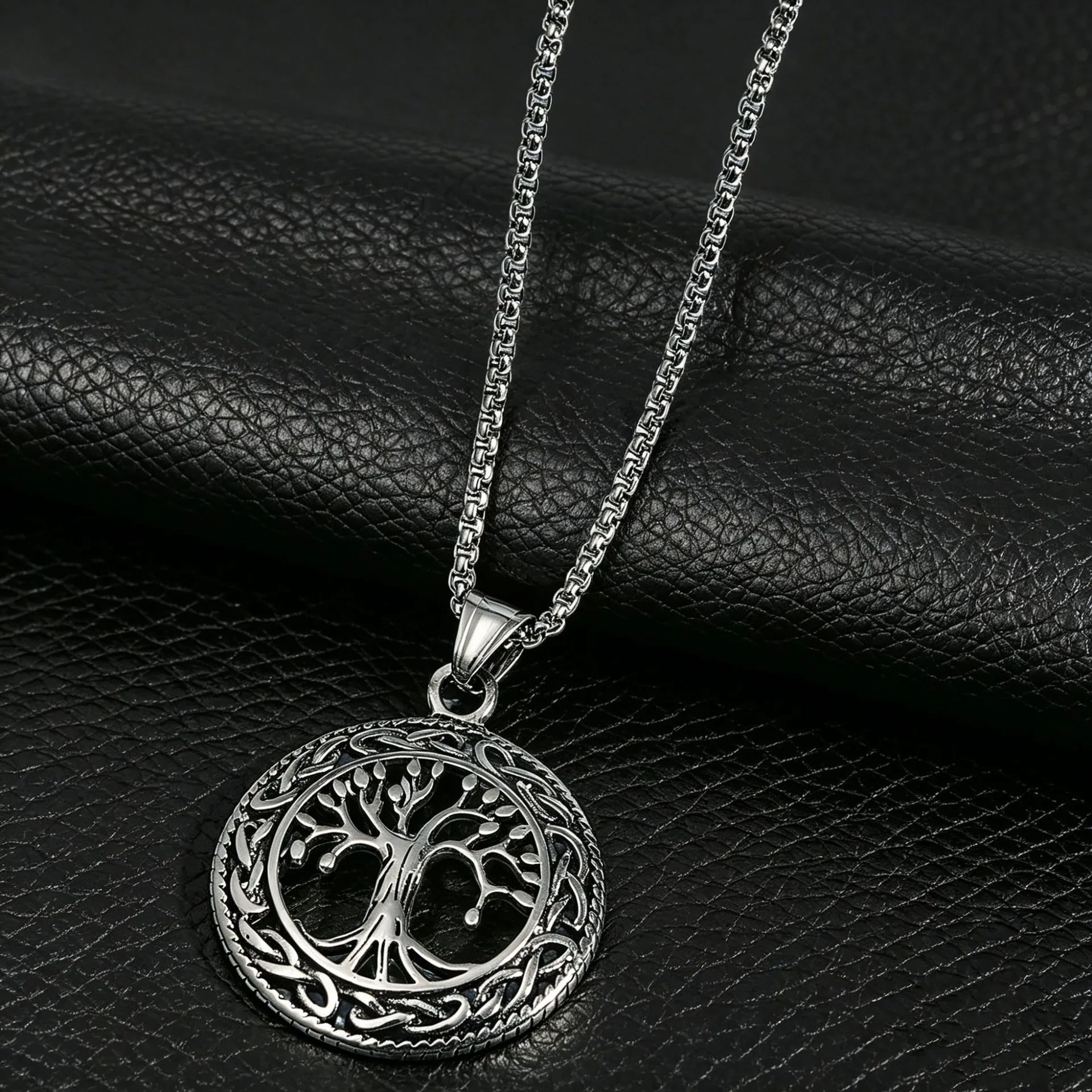 Vintage Alloy Celtic Tree Of Life Pendant Necklace For Men Women Round Tree Pattern Box Chain Jewelry Unique Gift Necklaces