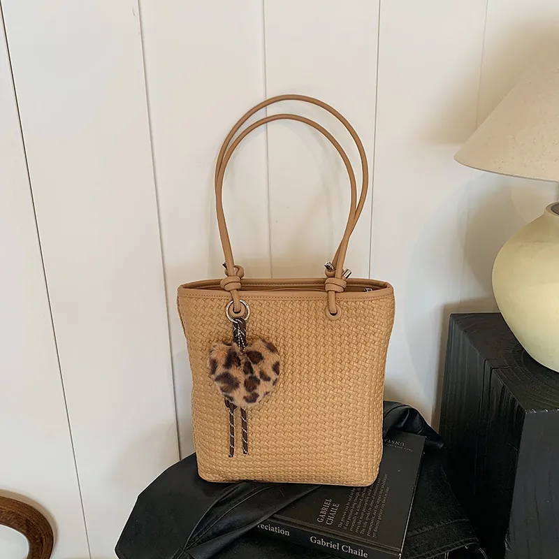Women's Woven PU Leather Tote Bag Large Capacity Retro Shoulder Bag With Leopard Heart Pendant Simple Korean Style Daily Handbag