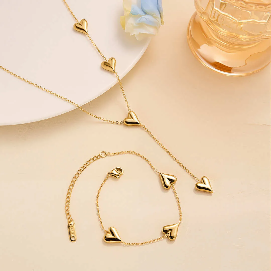 Luxury Titanium Steel Gold Plated Heart Pendant Necklace For Women Minimalist Clavicle Chain Jewelry Set With Earring Post