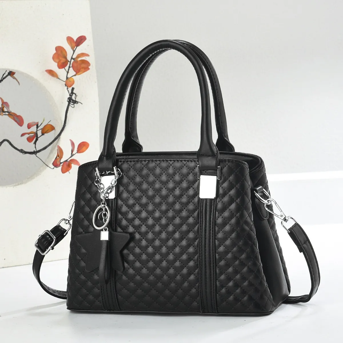 Elegante Borsa a Mano da Donna in Pelle Sintetica con Trapuntatura a Rombi e Ciondolo a Stella Borsa a Tracolla Versatile per Ufficio