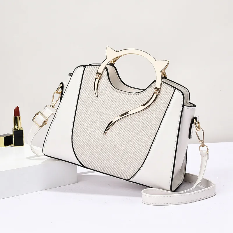 Elegante Borsa a Guscio con Manico in Metallo a Forma di Orecchio di Gatto Donna in Pelle PU Texture Intrecciata Borsa a Tracolla