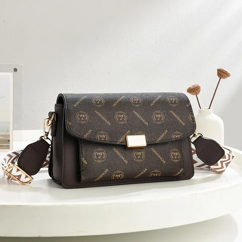 Women Vintage Letter Print PU Leather Shoulder Bag Retro Commuter Crossbody Bag Wide Geometric Pattern Strap Gold Buckle