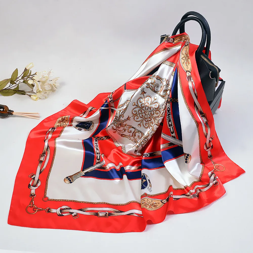 Carré de Soie Satiné Femme Motif Chaîne de Carrosse Rétro Élégant Écharpe en Simili Soie Grand Foulard Carré Bandeau