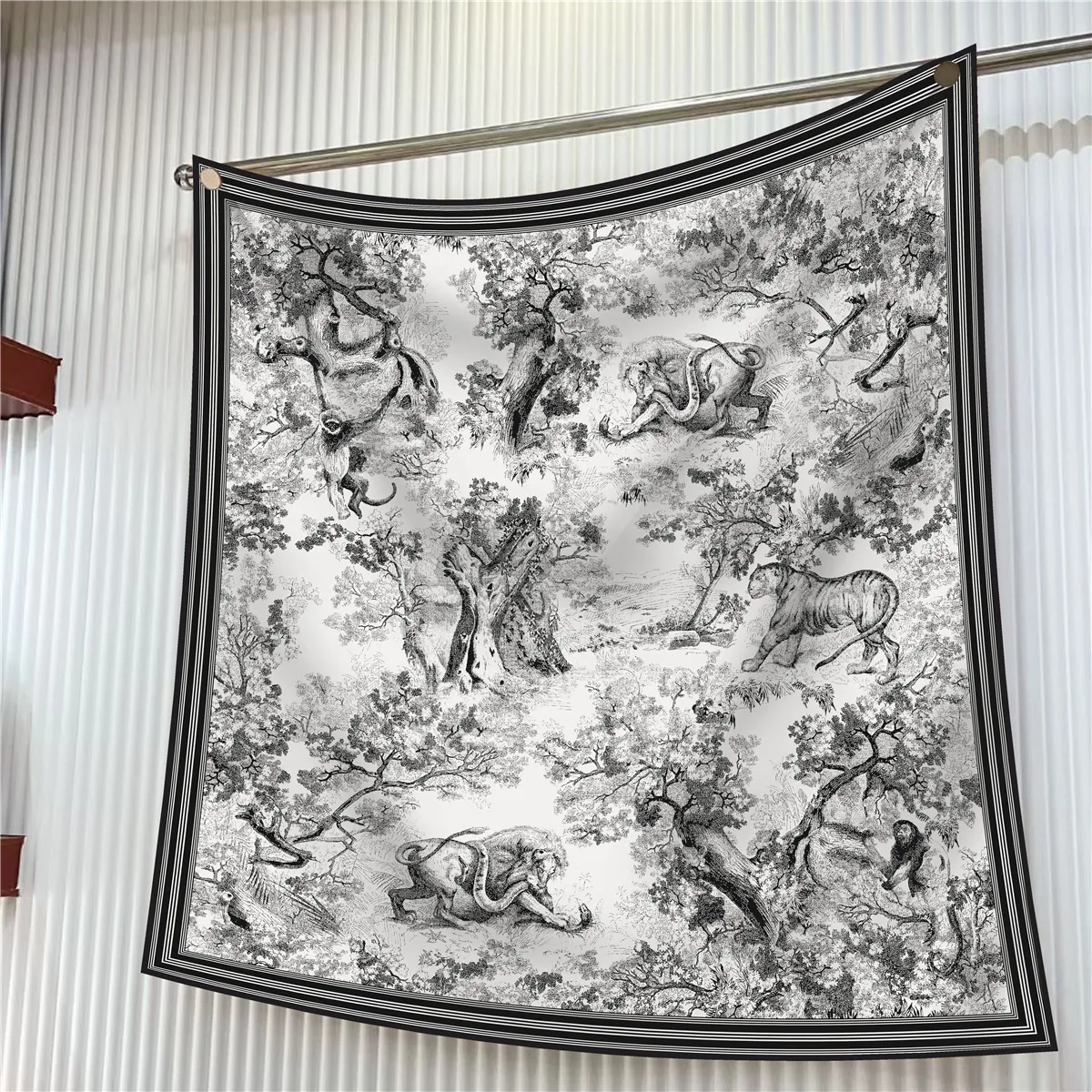 Écharpe Carrée en Satin à Motif Animaux de la Jungle Toile De Jouy Vintage Français Femmes Noir Blanc Tigre Lion Châle Protection Solaire