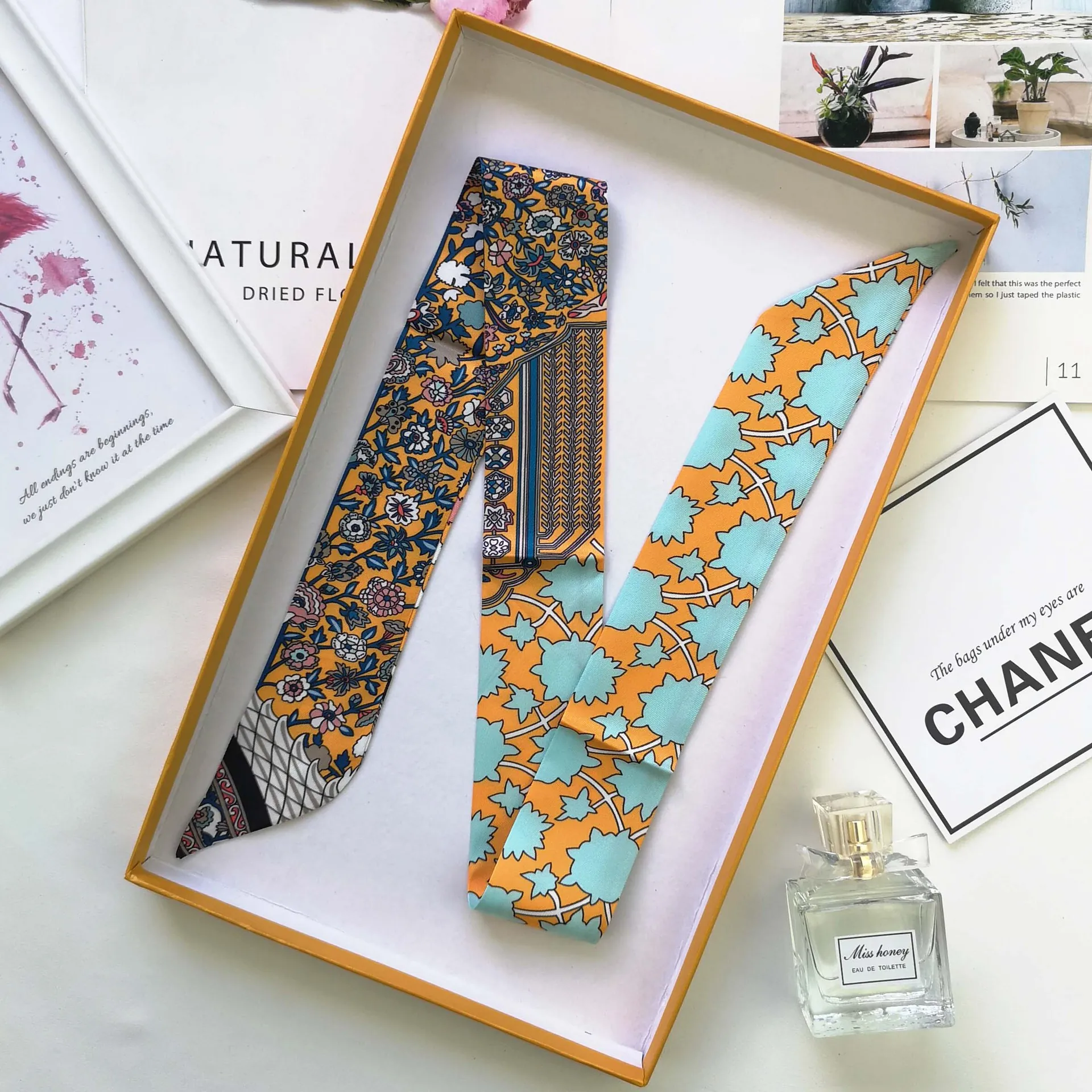 Floral Satin Twilly Scarf For Women Vintage Botanical Pattern Silky Bag Ribbon Handle Wrap Hair Band Elegant Scarf Tie