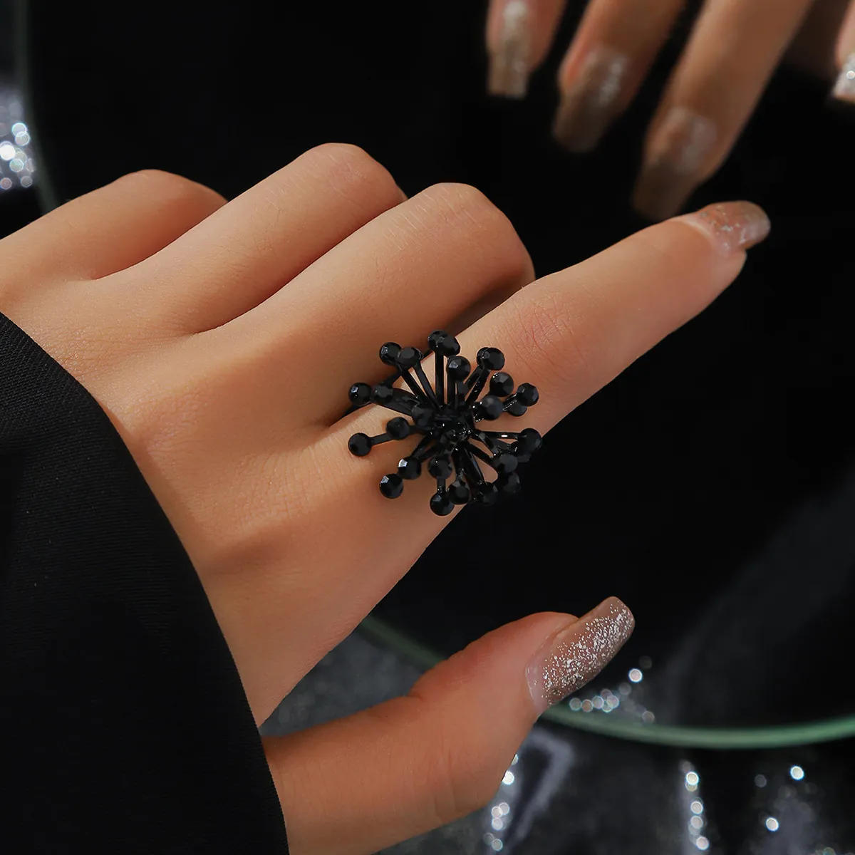 Bague en Alliage Noir Gothic Punk Double Tête de Mort Feu d'Artifice Radial Strass Bijoux Vintage Halloween Homme Femme Cadeau