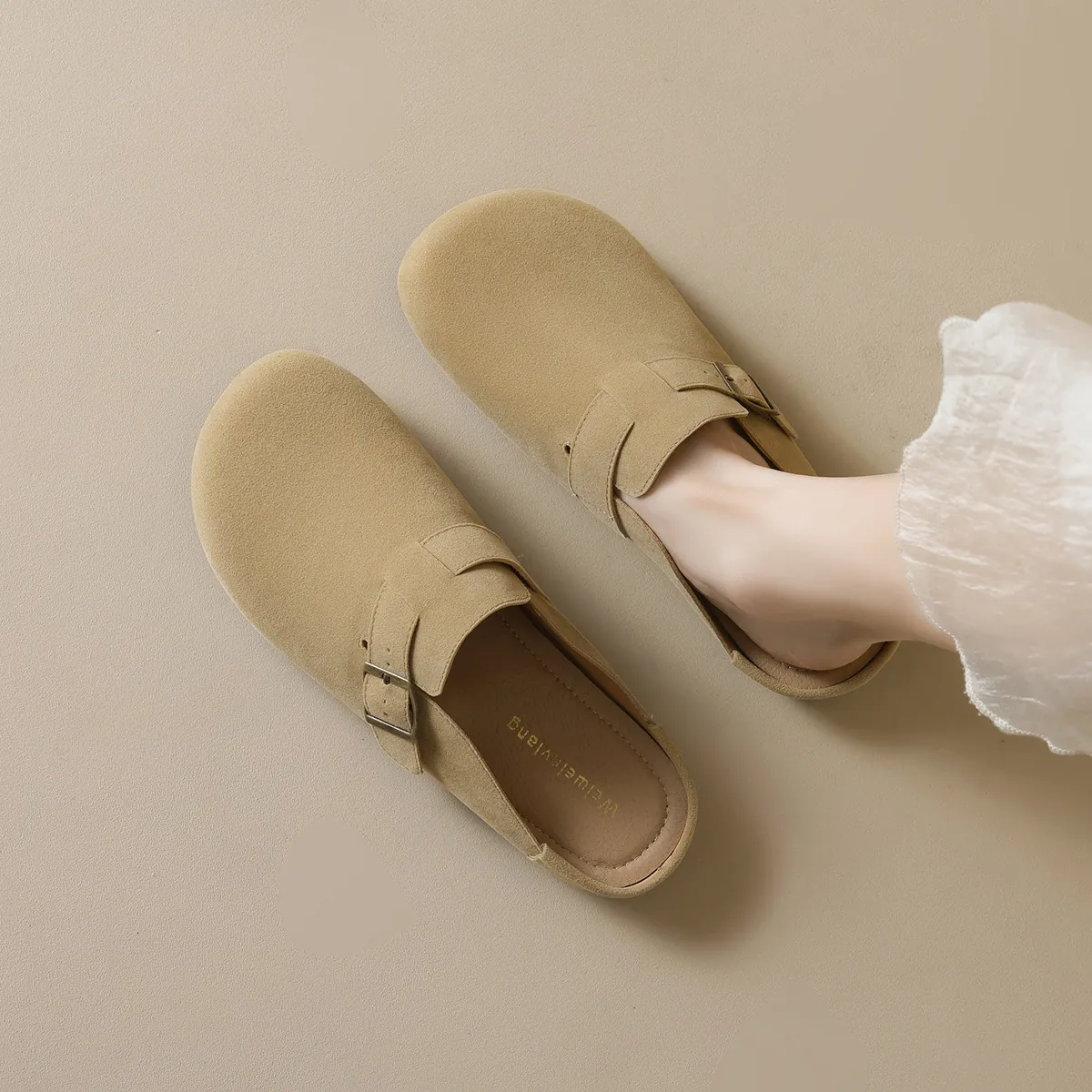 Mules da Donna in Camoscio Rétro Slipper Piatti a Punta Chiusa Con Fibbia in Metallo Regolabile Scarpe Comode Slip On Casual