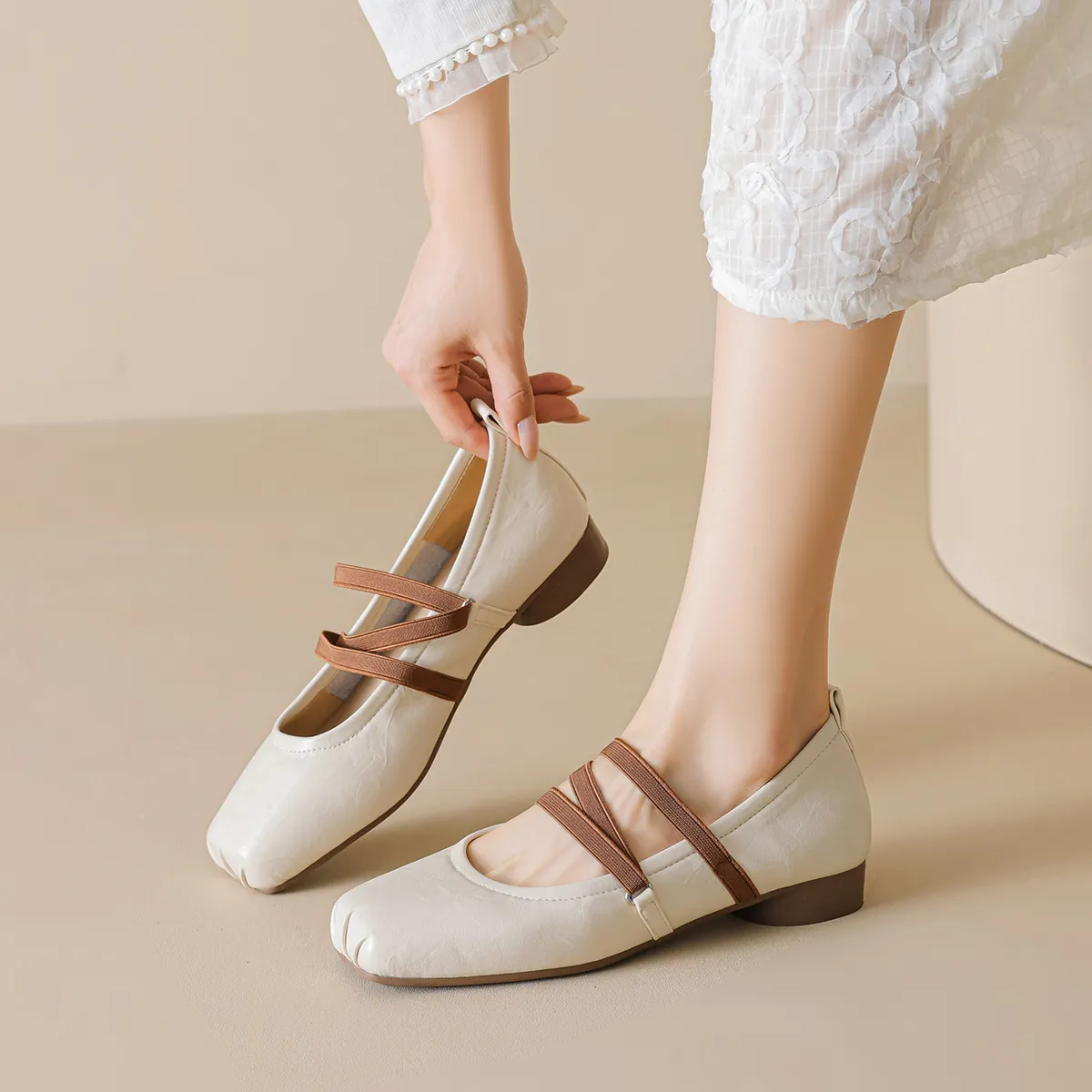 Chaussures Mary Jane pour Femmes Vintage Français Bout Carré en Cuir Microfibre Plats Avec Sangles Élastiques Croisées