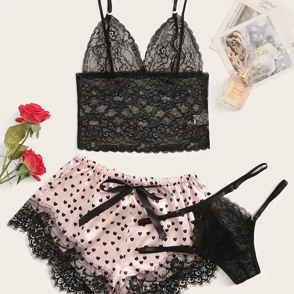 Damen Sexy Spitze Camisole Herz Druck Satin Shorts Thong Süße Schleife Schlafanzug Unterwäsche Oberteil und Unterteil