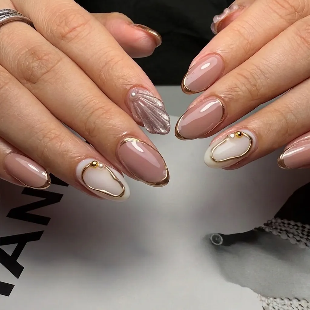 French Style Press On Nails With Three-Dimensional Artificial Pearl Shell Design Nude Pink Gold Edge Glossy False Nails For Women