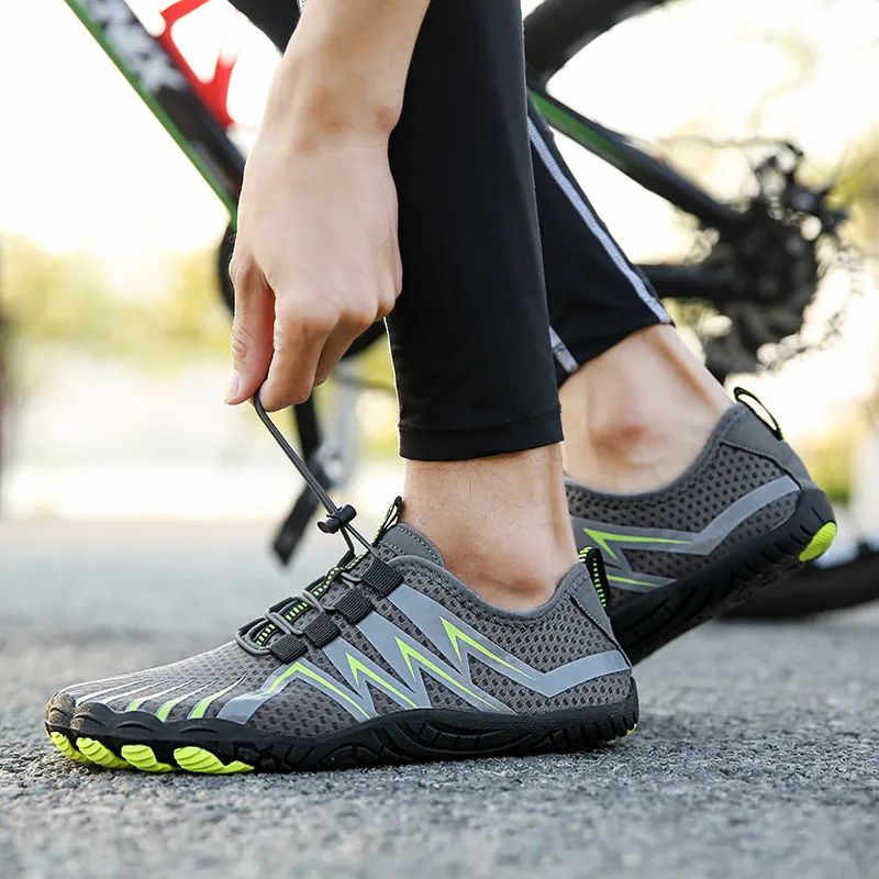 Unisex Breathable Mesh Water Shoes Quick Dry Barefoot Sports Sneakers With Non Slip Rubber Sole For Outdoor Hiking Beach