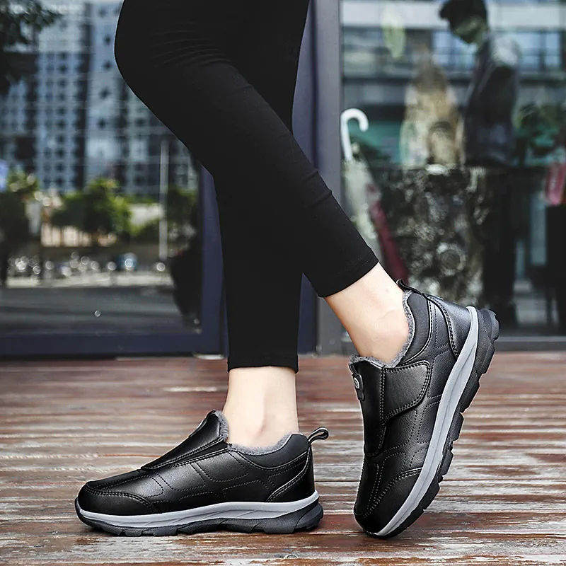Winter Warm Fleece Lined Outdoor Walking Shoes For Men Women Non-slip Soft Sole Lightweight Casual Sneakers Middle Aged Cotton Boots