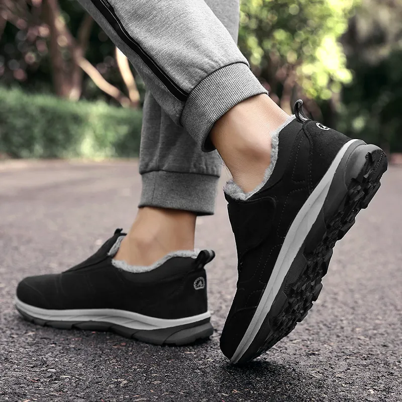 Chaussures de Marche Antidérapantes pour Femmes Seniors Baskets en Maille Respirante Doublure en Peluche Chaude Semelle en Caoutchouc Chaussures Décontractées Seniors