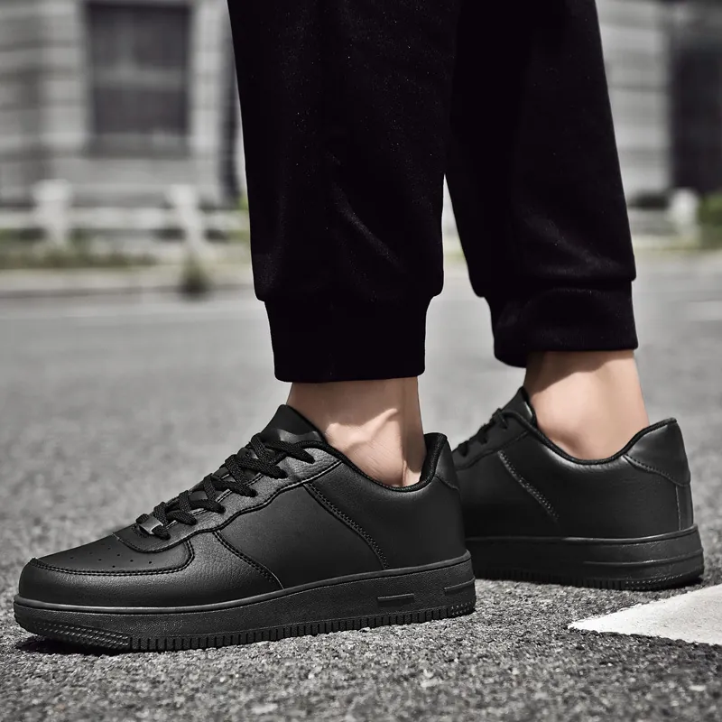 Scarpe da Board Moda Uomo in Microfibra Pelle Sneakers Casual Traspiranti Tige Bassa Suola Spessa Scarpe da Camminata Uomo