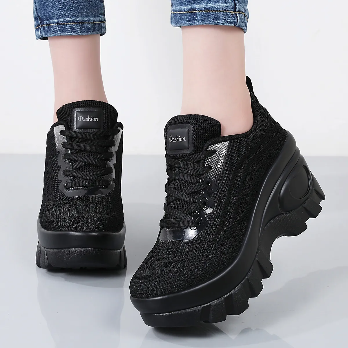 Sneakers in Mesh Flyknit Traspiranti da Donna Scarpe da Camminata Fashion Platform Suola Spessa Con Dettaglio Cuore per Comfort Quotidiano Casual Outdoor