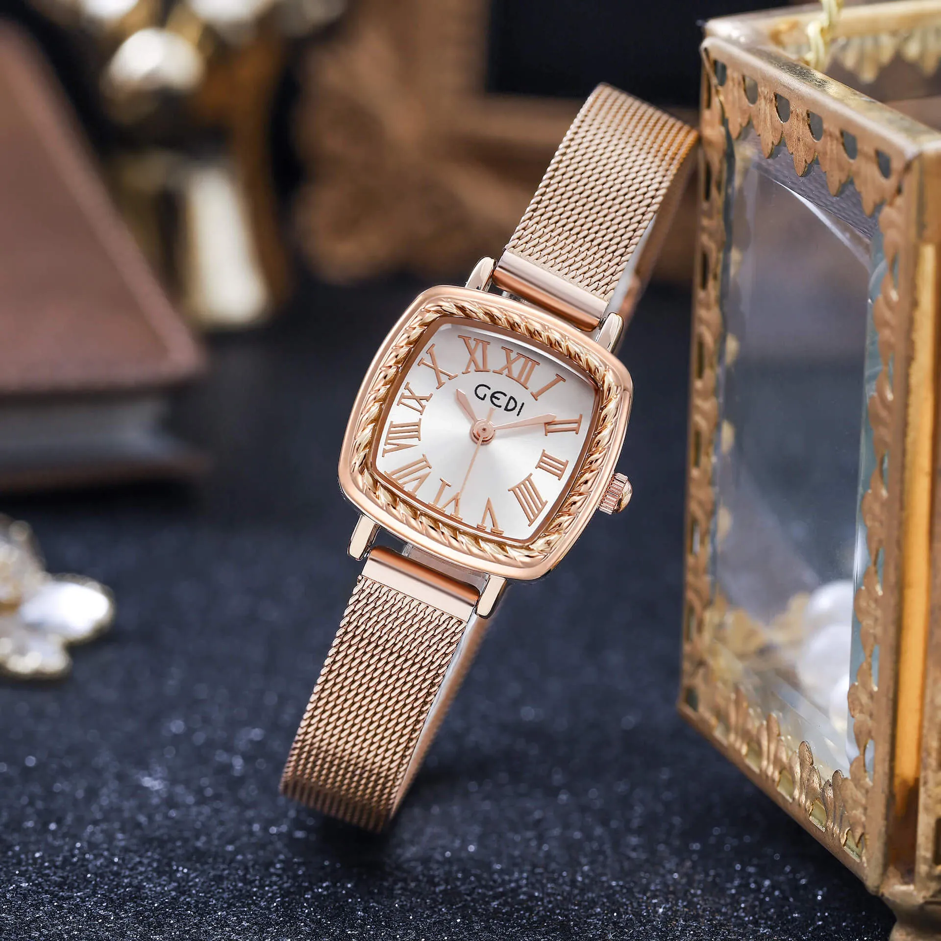 Elegante Orologio Al Quarzo Da Donna Quadrante Quadrato Retrò Numeri Romani Cinturino In Maglia Acciaio Inossidabile