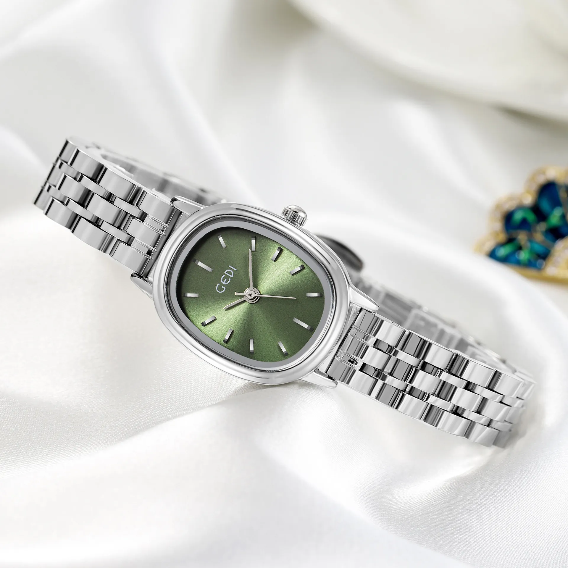 Montre À Quartz Pour Femmes Élégant Cadran Ovale Bracelet En Acier Inoxydable Étanche Luxe Minimaliste Mode Affaires