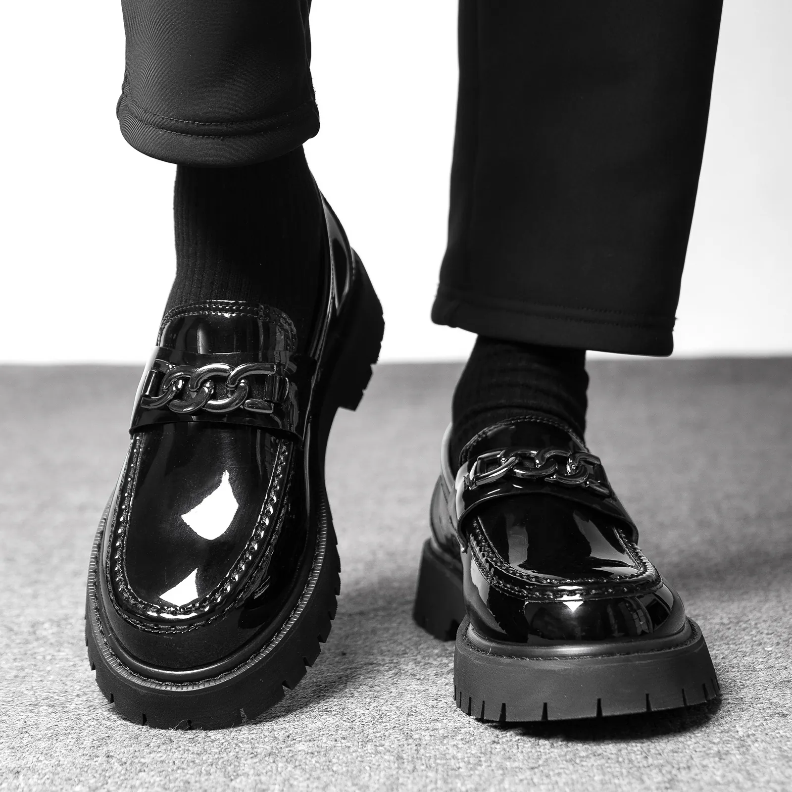 Men's Thick Sole Patent Leather Loafers Metal Chain Slip-On Height Increasing Casual British Style Office Dress Shoes