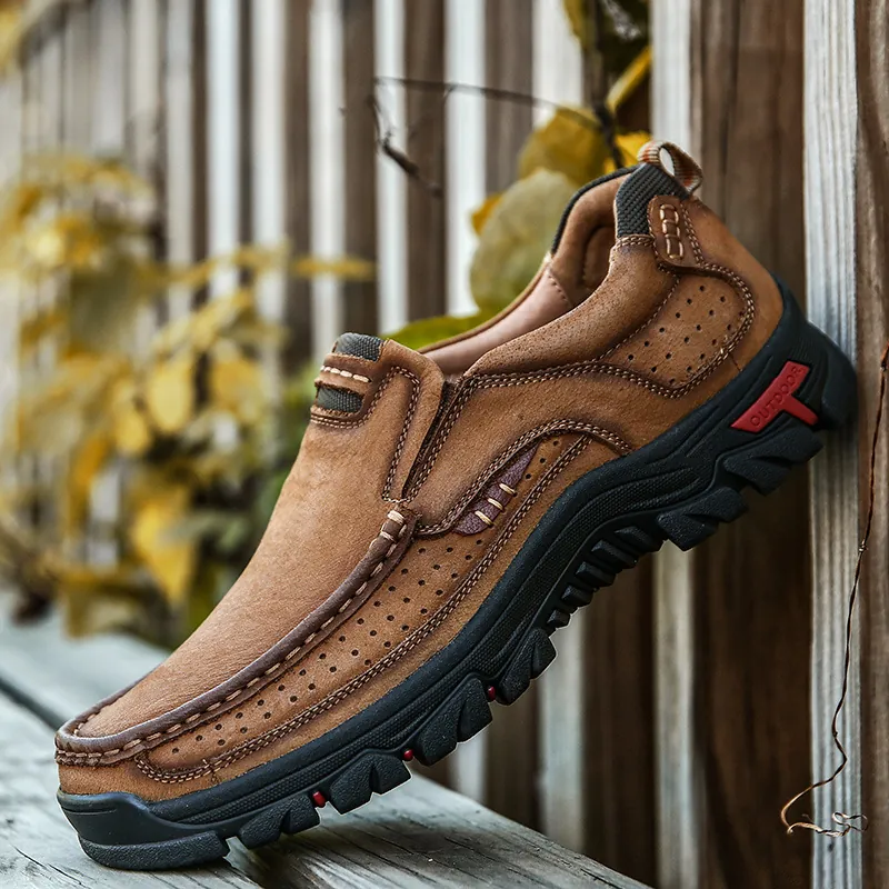 Chaussures Décontractées en Cuir pour Hommes Plein Air Première Couche de Cuir à Enfiler Mocassins Respirants Chaussures de Travail