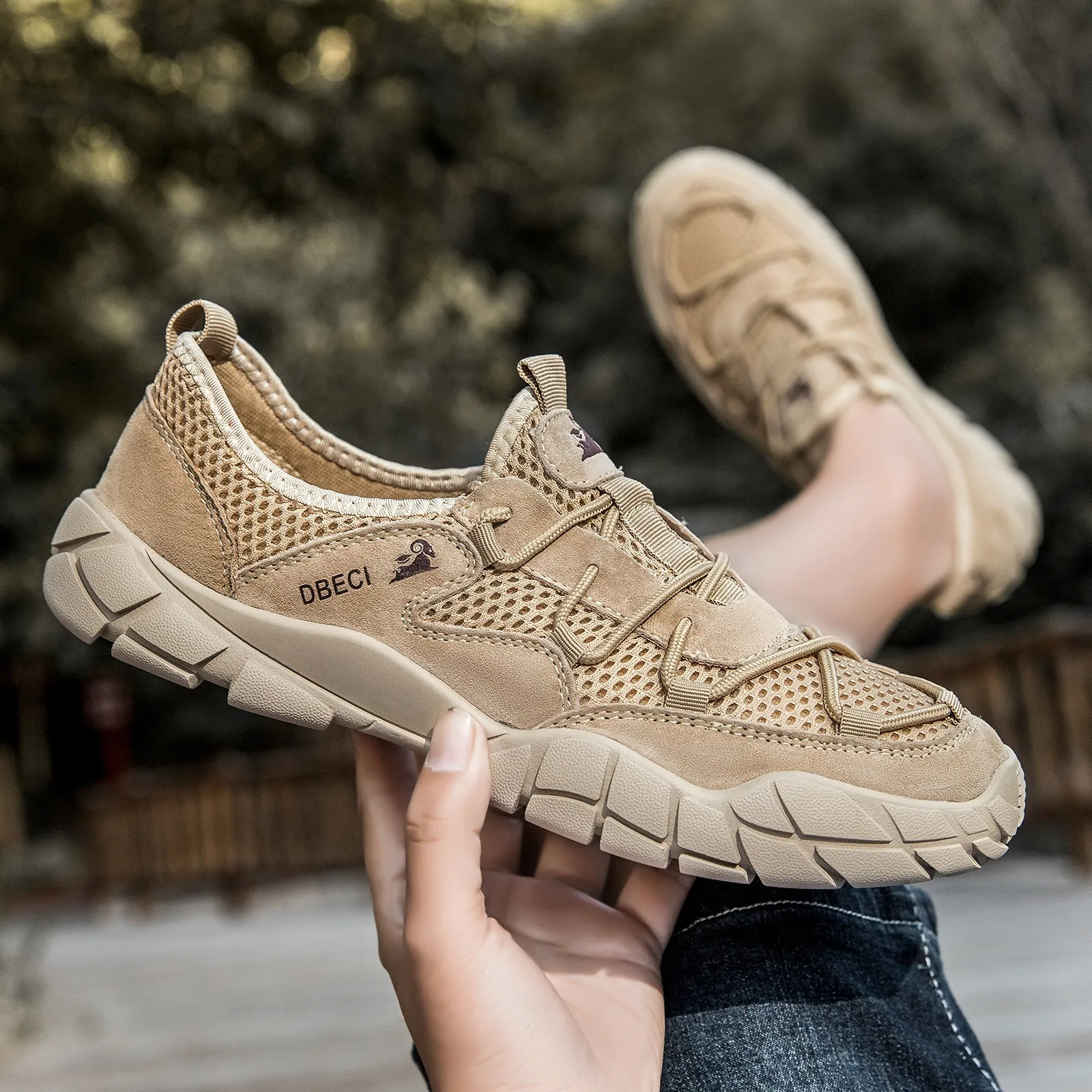 DBECI Chaussures Décontractées pour Hommes Respirant Cuir de Porc Maille Chaussures de Randonnée Antidérapantes Homme