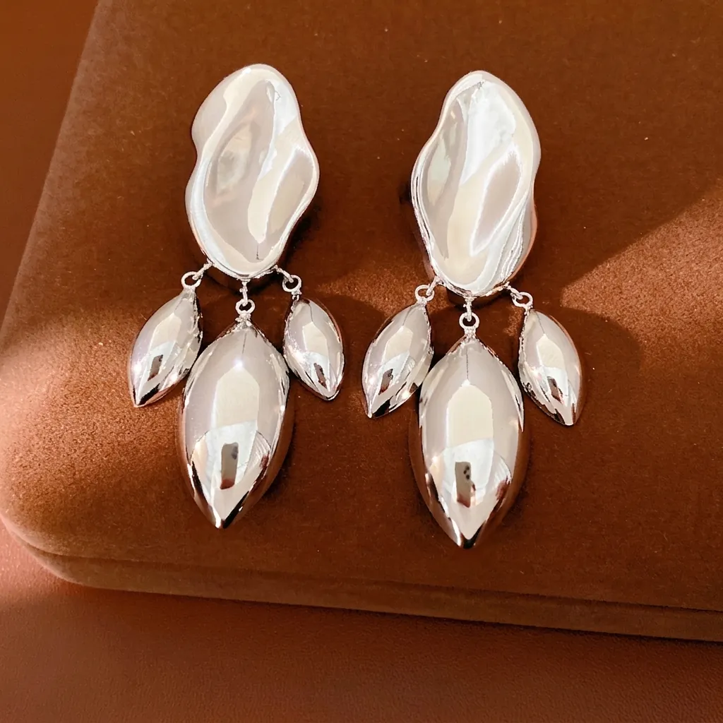 Orecchini Pendenti Geometrici Irregolari Torsadé per Donna Perno in Argento Effetto Metallo Liquido Gioielli di Moda