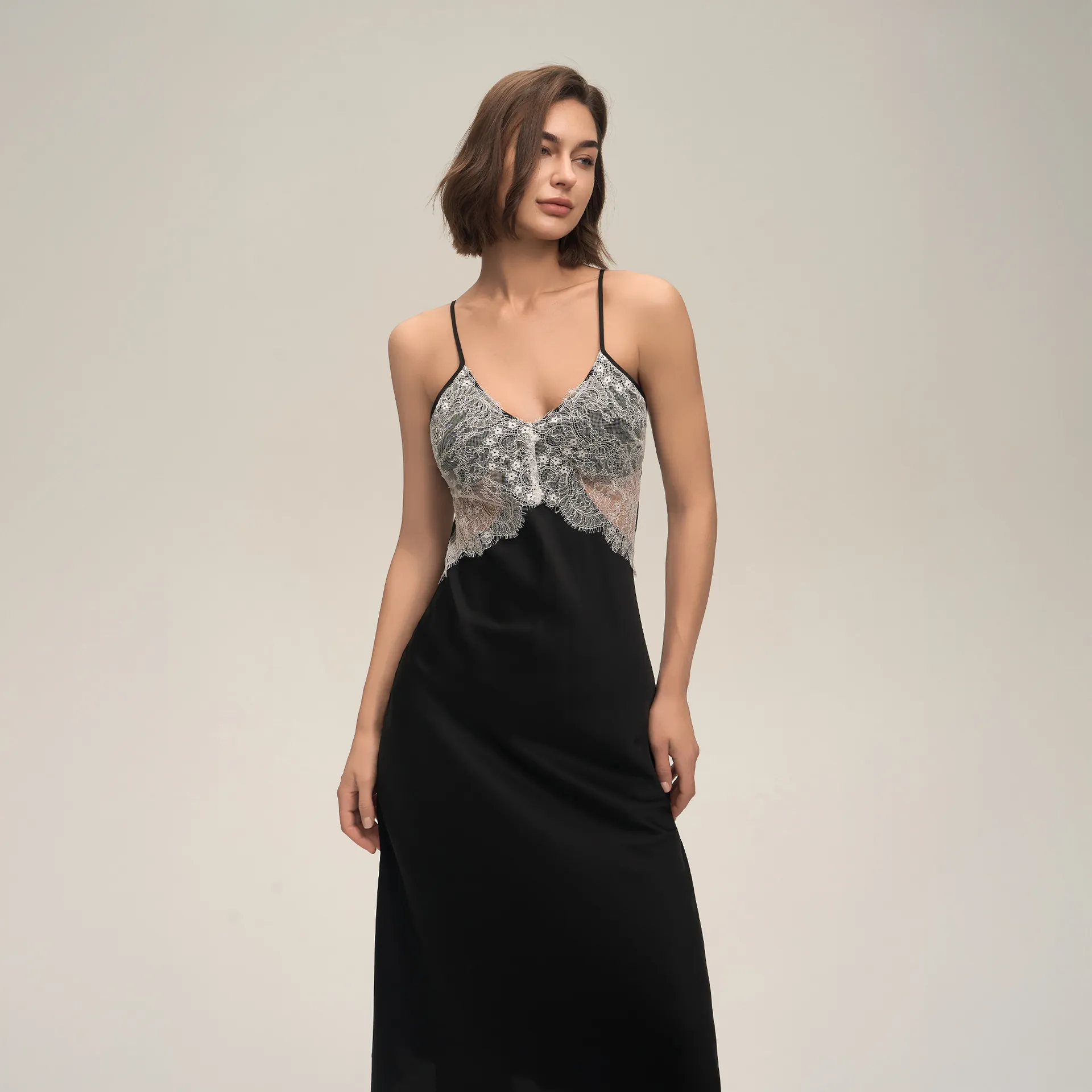 Robe Maxi nuisette en Satin Sexy pour Femme avec Dentelle Patchwork Dos nu Col en V Chemise de Nuit Élégante Sans Manches Vêtement de Maison