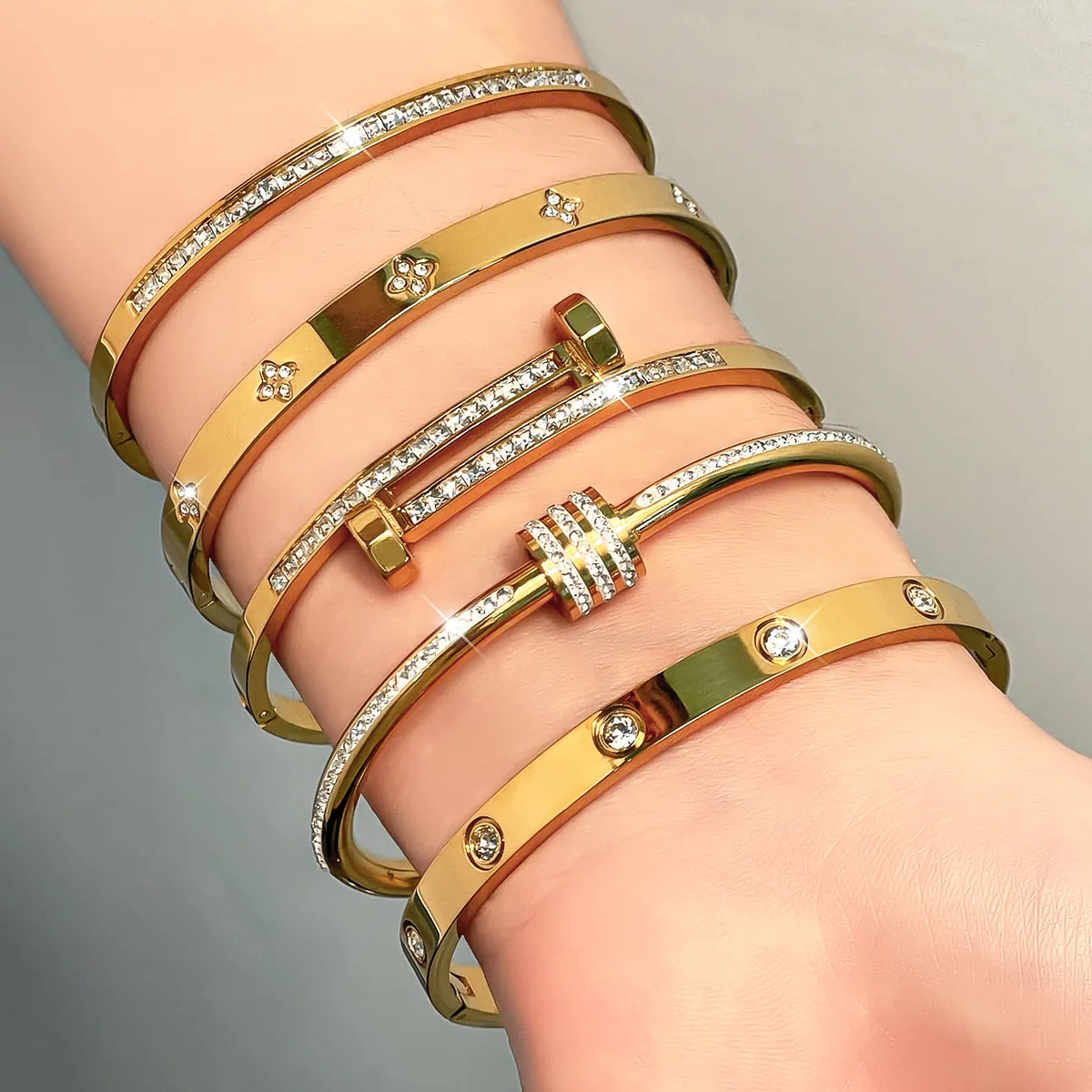 Luxury Stainless Steel Rhinestone Open Bangle For Women Gold Silver Rose Gold Plated Cuff Bracelet Roman Numeral Heart Clover Jewelry