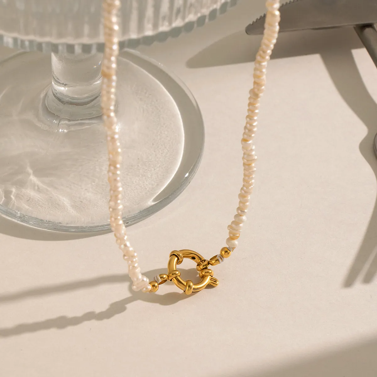 Collier De Perles D'eau Douce Avec Fermoir Anneau À Ressort En Acier Inoxydable Plaqué Or 18K Vintage Français Élégant