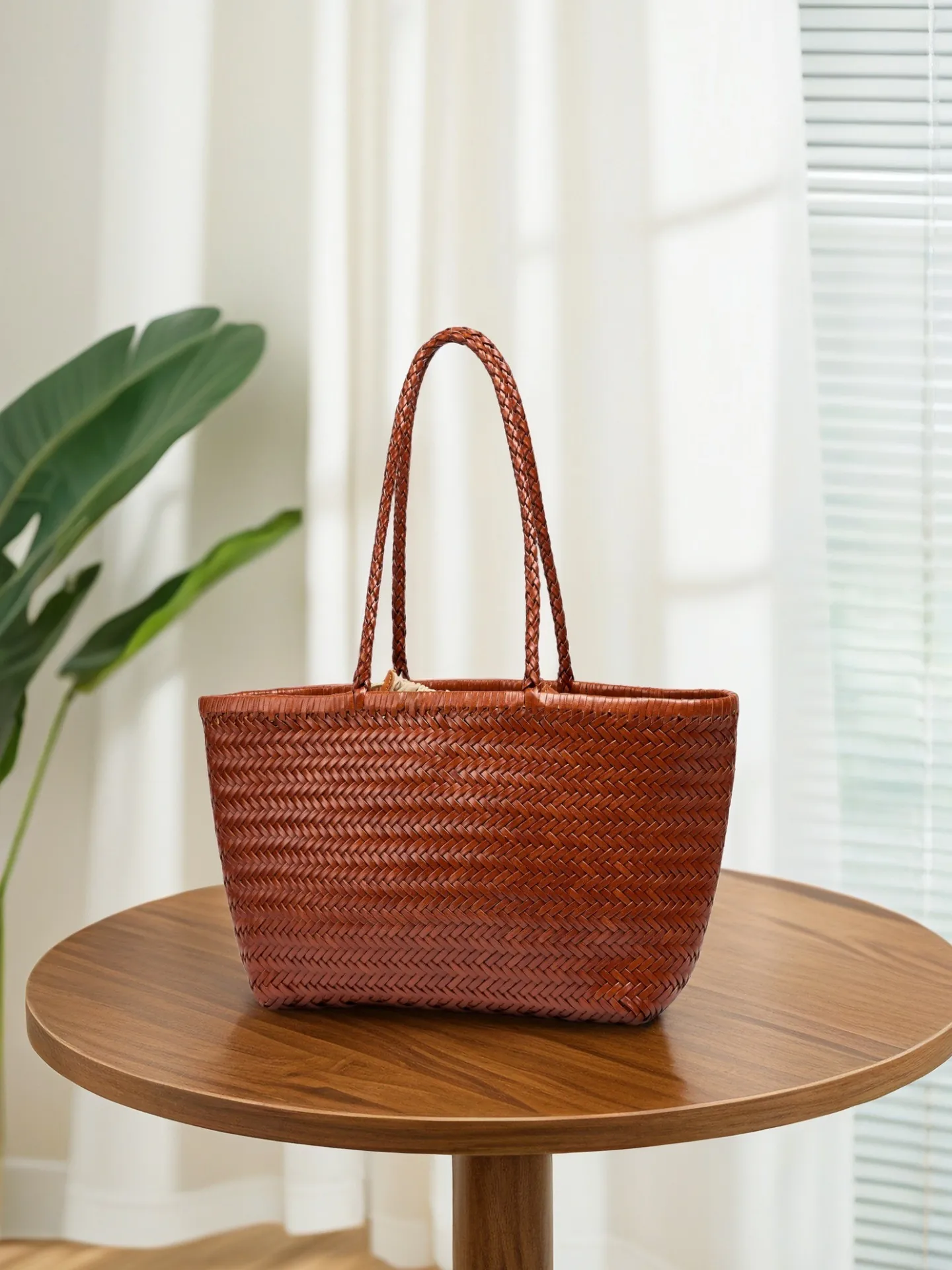 Woven Handbag Genuine Leather Large Capacity Tote Bag French Vintage Style Handmade Cowhide For Women